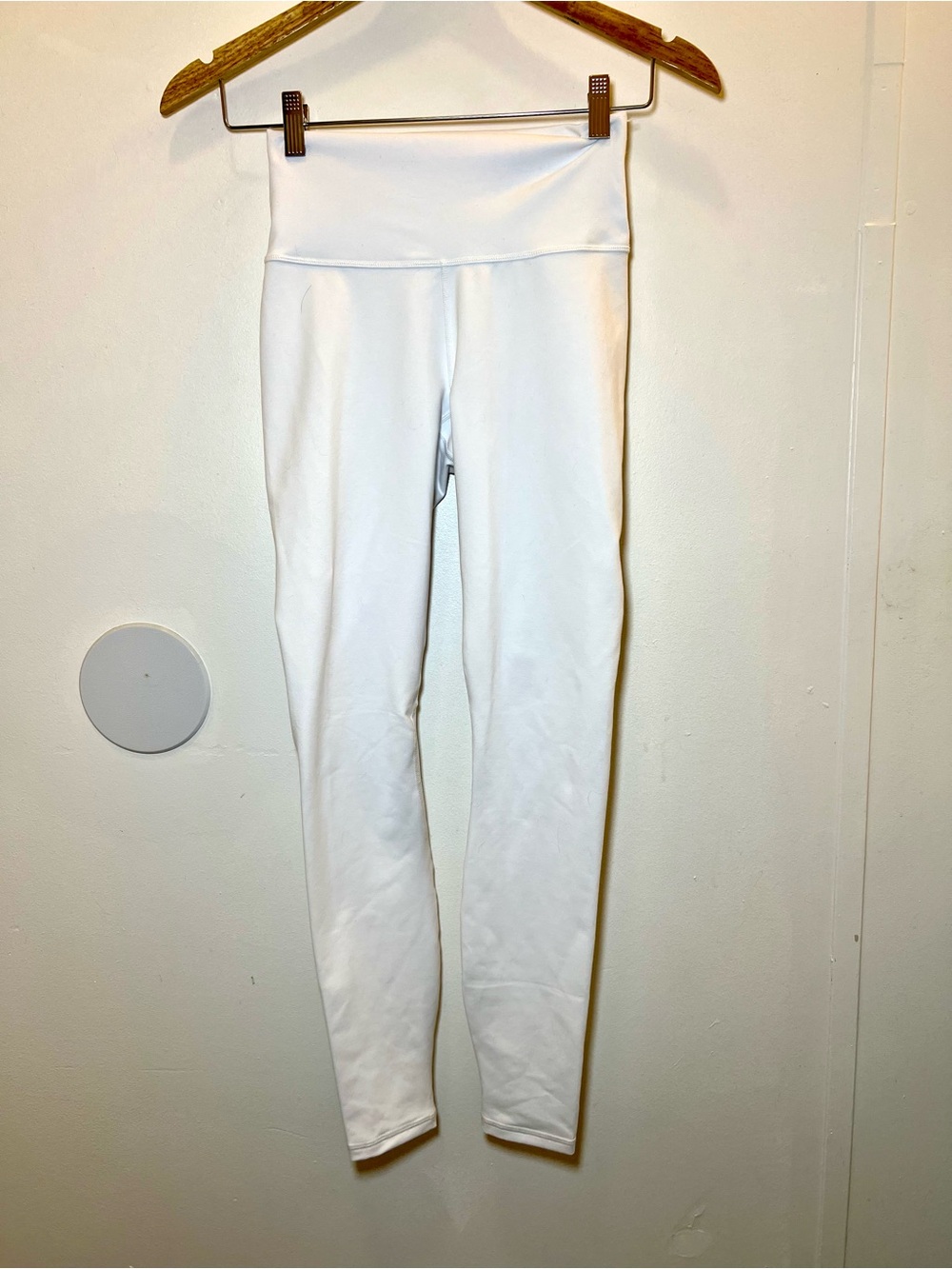 Fabletics PowerHold White Leggings High Rise Size XS 25 Waist - Picture 2 of 4